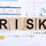 Rủi ro trong đầu tư chứng khoán là gì? 5 Cách giảm rủi ro khi đầu tư